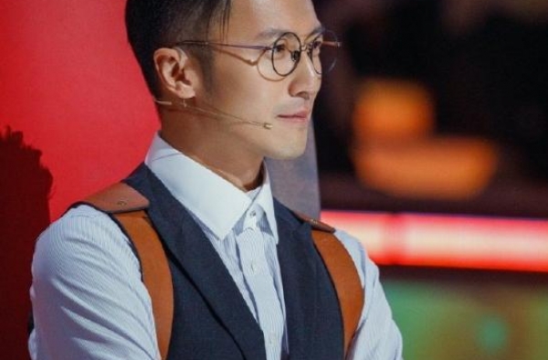 《好声音》首迎抢位战，“萌新”导师李宇春给自己“挖坑”