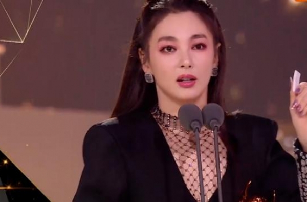 果然还是要洒狗血才精彩啊
