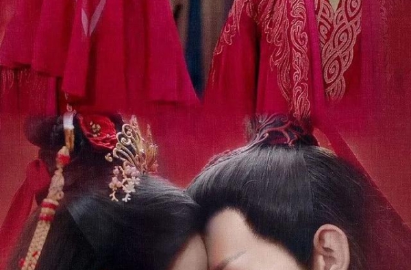 杨超越哭戏碾压《琉璃》女主，被欢瑞总裁力挺，袁冰妍实惨