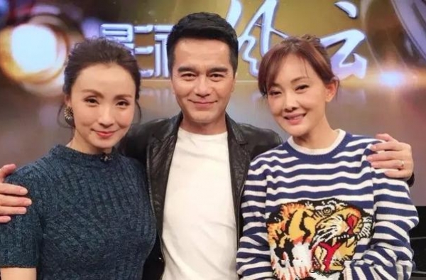 身材再年轻，在陶虹面前都成了陪衬，气质不是一级别