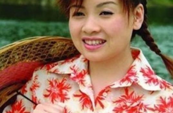 一曲成名上春晚，火爆全国却被电台开除，如今淡出观众视野
