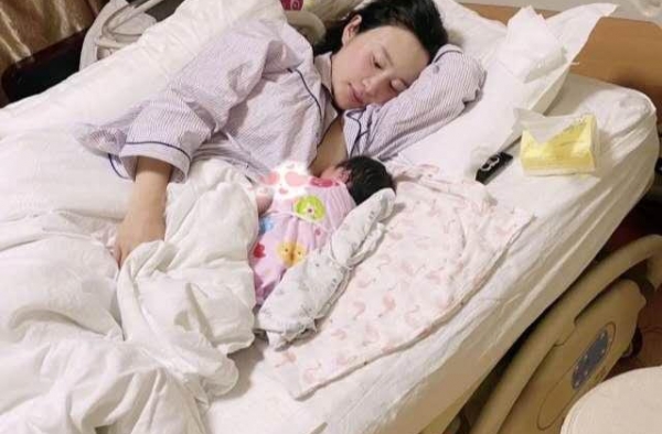 张纪中承认再婚，晒结婚证不忘为妻子正名：孩子均是结婚后所生