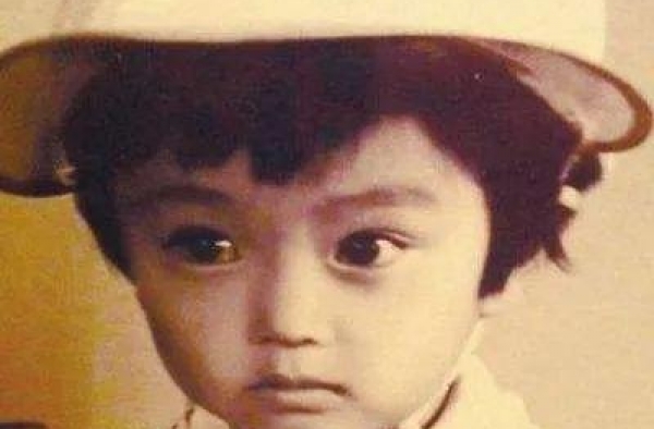 “娱乐圈井姐”秦岚情史