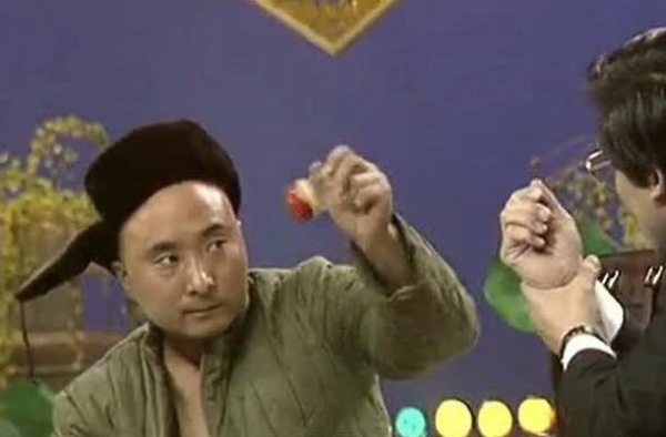 陈佩斯豪宅曝光，装修风格中西合璧十分豪华，桌上吃的太接地气