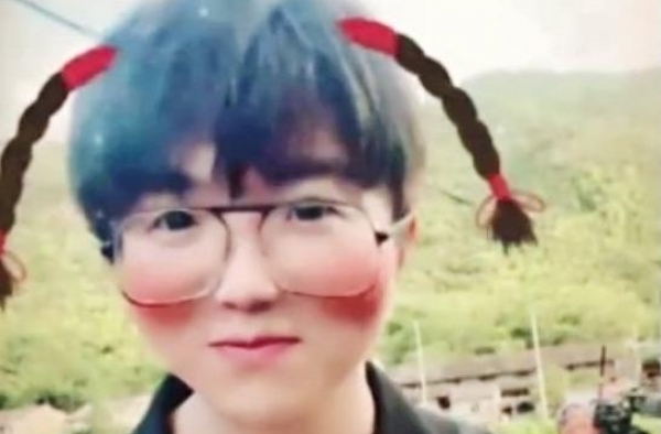 当男星遇上美颜：毛不易可爱，伟霆妖艳，看到小岳岳：赶上换脸了