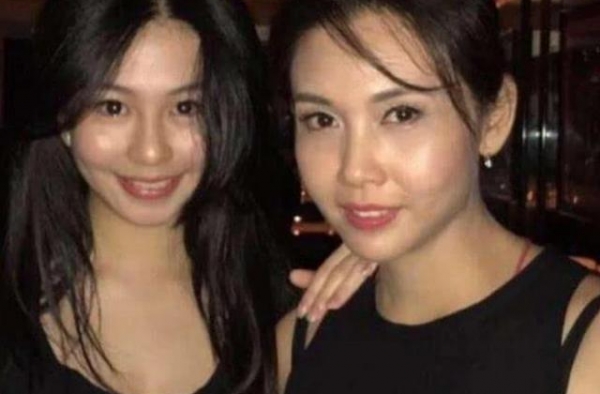 原以为邱淑贞女儿够美了，但看到朱茵的女儿后，网友：小紫霞仙子
