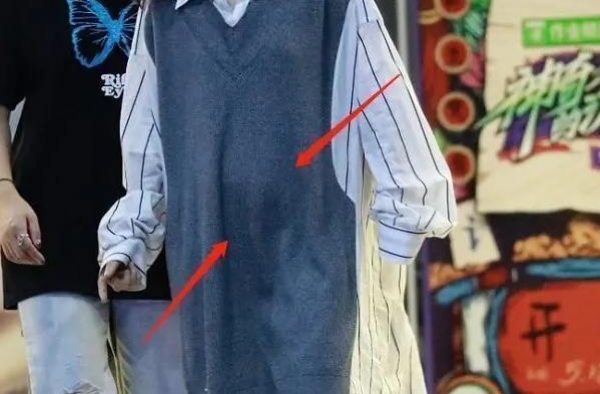 谢娜直播再引怀孕猜测，小腹微凸，疑因体力不支提前离场