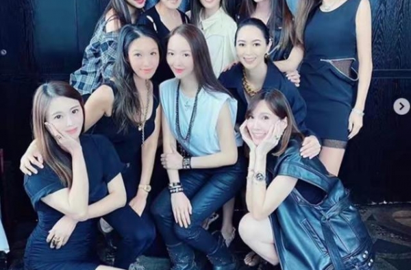 陈若仪与李靓蕾关颖小聚，站c位气质超群，豪门阔太个个来头不小