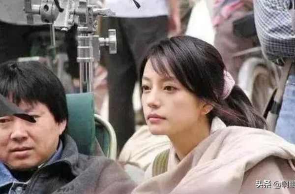 赵薇大学照曝光，美成这样，网友：难怪黄晓明陈坤一直忘不掉！