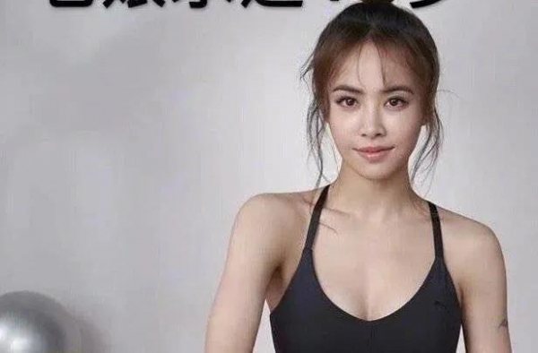 40岁蔡依林秀火辣身材，被嘲婴儿肥到拥有马甲线，自律真是可怕