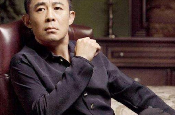 为娶小11岁娇妻，侯勇抛弃了发妻沈蓉，后来沈蓉过得怎样了？