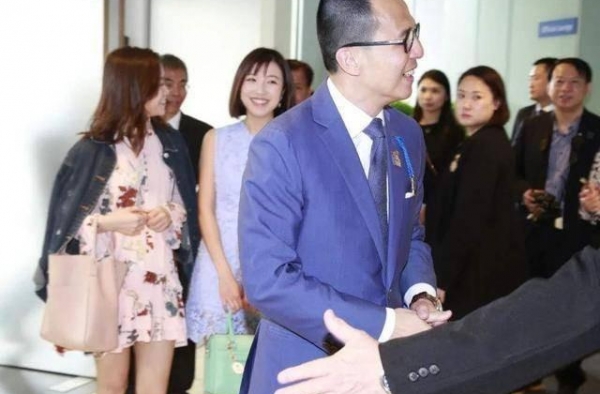 郭嘉文清晨发文表白，被指隔空向男友示爱，随后再度发声疑似否认