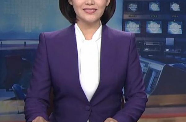 《新闻联播》又上新女主播，不到一月换4人，网友期待李文静出镜