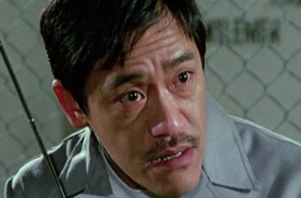 笑星吴耀汉：身价数亿80岁仍拍戏，儿子颜值爆表，却被人嫌太穷