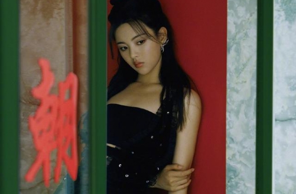 盘点杨超越绝美小裙子，Miu Miu亲闺女实锤