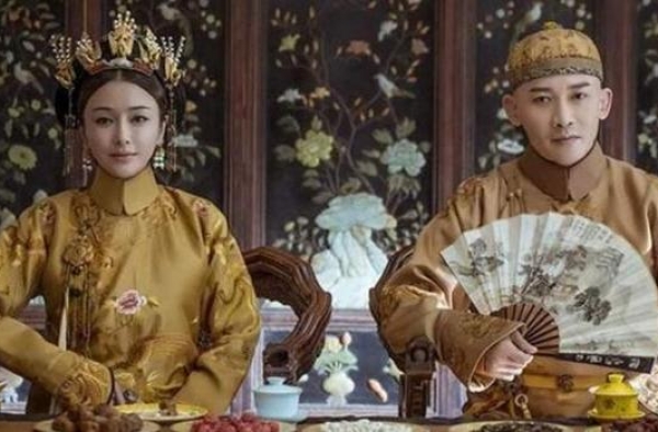 她是聂远心中的“白月光”，接连被两任前夫炮轰，如今重出江湖