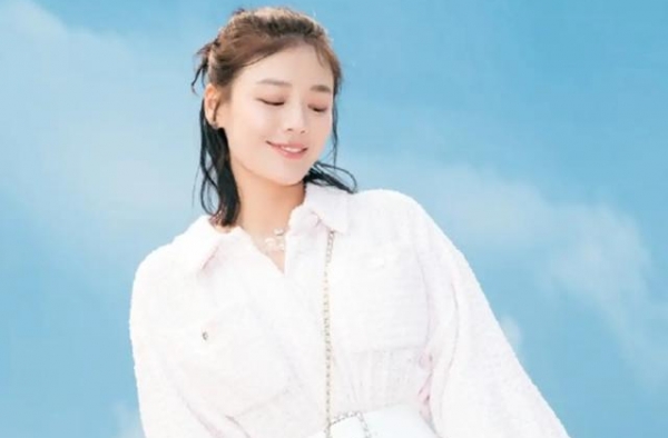 马思纯精美美图：笑容甜美！