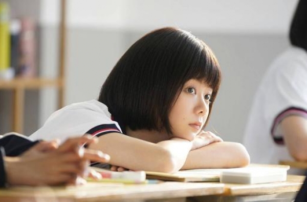 金鹰女神投票，谭松韵票数遥遥领先，宋茜无缘前三恐沦为陪跑