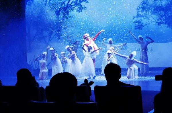 奇幻儿童剧《冰雪公主》点燃石家庄小朋友的秋日热情