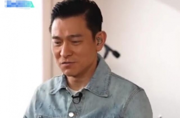 59岁刘德华首办线上演唱会，自曝生日愿望，不愧是网友唯一偶像