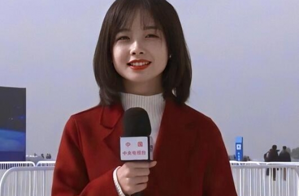 央视王冰冰之后，另一美女记者蹿红！被扒曾是全额奖学金留美硕士