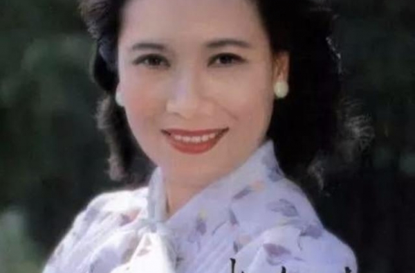 著名歌唱家朱逢博：相恋6天结婚，丈夫去世后守着骨灰生活12年