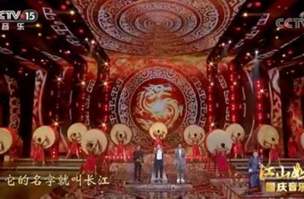 欧阳娜娜张韶涵之后，台湾艺人赖冠霖在央视演唱《龙的传人》