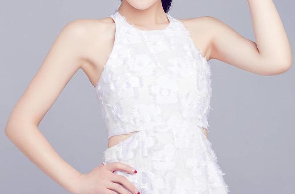 还记得《回家的诱惑》大嫂洪宝莲吗？她居然和沈腾是校友？