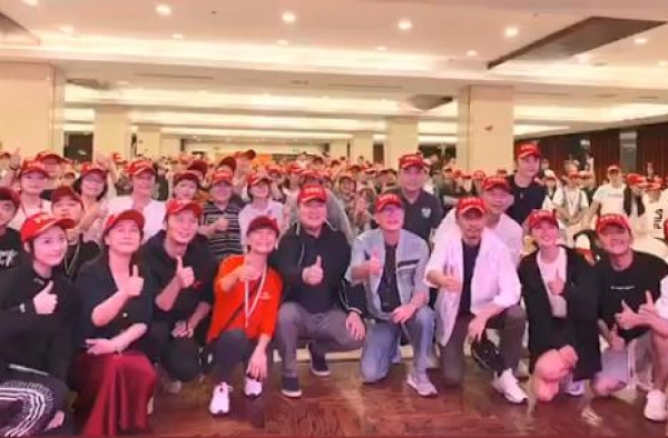 《中国医生》国庆正式开机，张涵予、李晨向医务工作者致敬