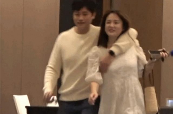 陈乔恩带男友参加派对，酒后丑态百出？孕味十足疑丧失身材管理