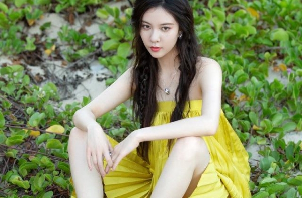 宋妍霏，纪念一下逝去的夏天