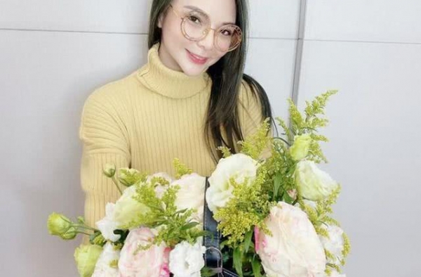 出生后被父母抛弃被男友欺骗，遭马粪砸脸羞辱，怒瘦60斤变美女