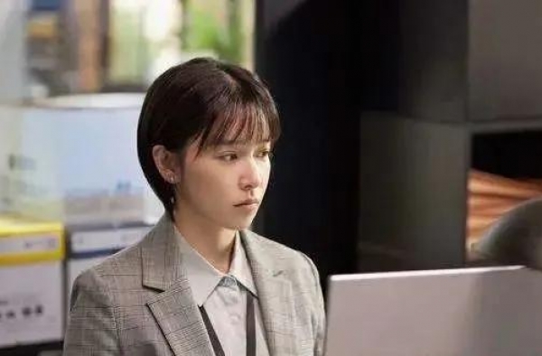 阚清子硬挤富太圈被群嘲：圈子不同，更要强融