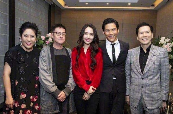 向佐霸气护妻，怒怼媒体，直言事不过三