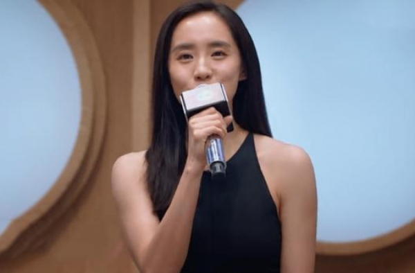 她是《夏洛特烦恼》中的秋雅，她是《浪姐》之一，但却没人在意她
