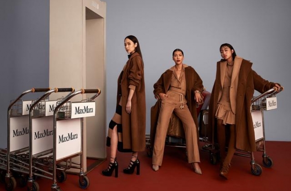 侯佩岑露辣腿合体莫莉、游宇潼！差20岁穿Max Mara