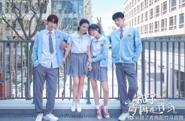 组合家庭姐弟恋！《甜了青梅配竹马》高中到大学恶魔弟弟追姐巨甜