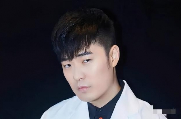 娱乐圈是演员不拍戏，是歌手也不唱歌，全靠综艺撑人气的明星