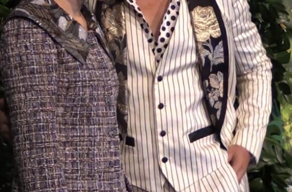 吕良伟携三婚富商妻子亮相，却遭嘲软饭男？自曝防腐秘诀值20万