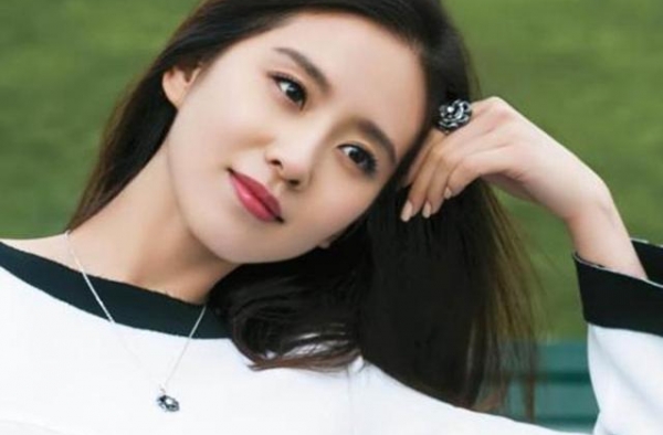 刘诗诗秋冬装扮满满高级感不可复制，从短发到长发同样迷人