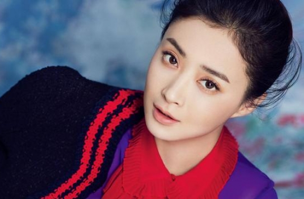 蒋欣新剧演技被嘲做作，外形虎背熊腰，少女感全靠美颜滤镜