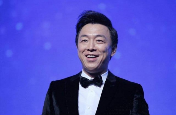 逼哭黄渤，他被1500万人威胁：这个被央视点名的网红，有多牛