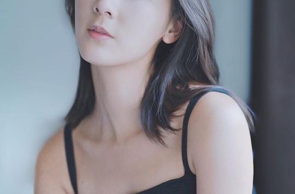 和以前一样靓，宅男女神余香凝晒19岁照片，曾被骂是“拜金女”