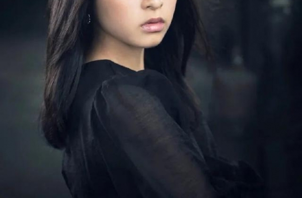 19岁日本美女森七菜走红！雪肤娇嫩笑容甜美魅力迷人