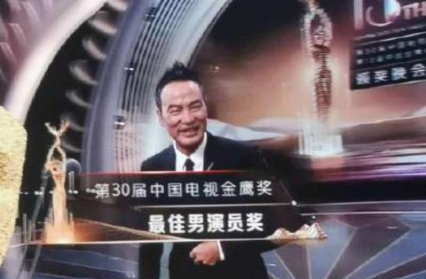 王凯又没得奖，侯鸿亮又要挨骂？