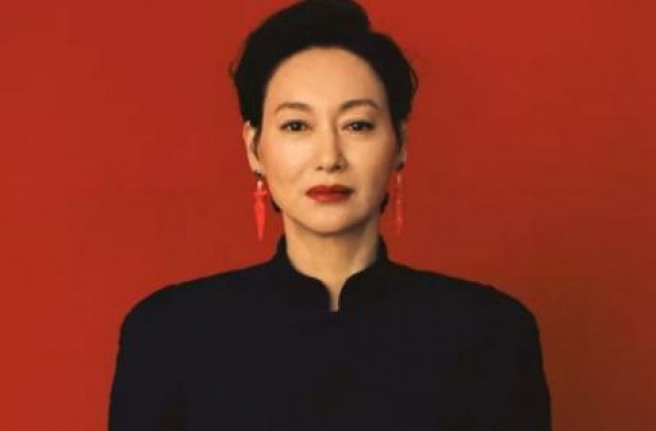 3岁乞讨14岁当舞女，一代女打星因封杀吃安眠药，如今4次封后