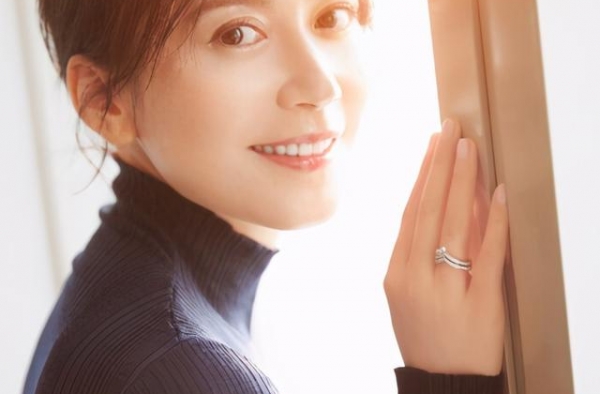 王菲梁咏琪韩雪综合体现薇娅直播间，失去十级美颜特效，49岁？