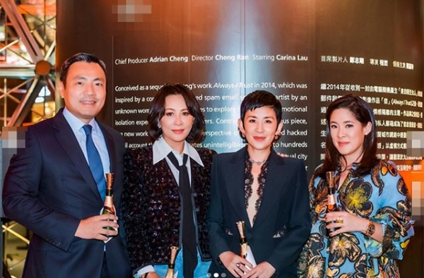 闺蜜冰释前嫌！55岁刘嘉玲罕晒与关之琳合影，曾被传挖对方墙脚