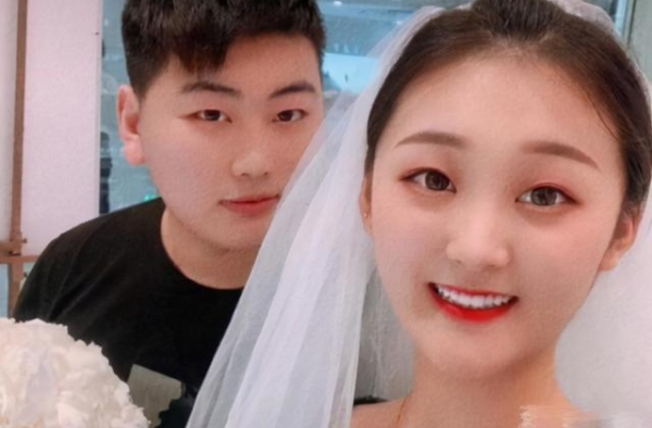 “大衣哥”儿子娶个媳妇，至少给我们上了3节课，很现实