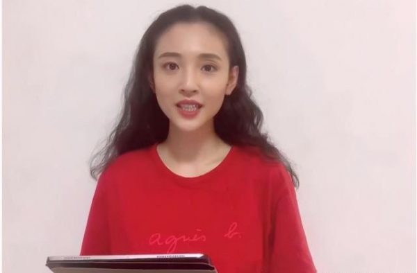 吴倩近照大变样，体型暴瘦发际线稀疏明显，网传产子后少女感尽失